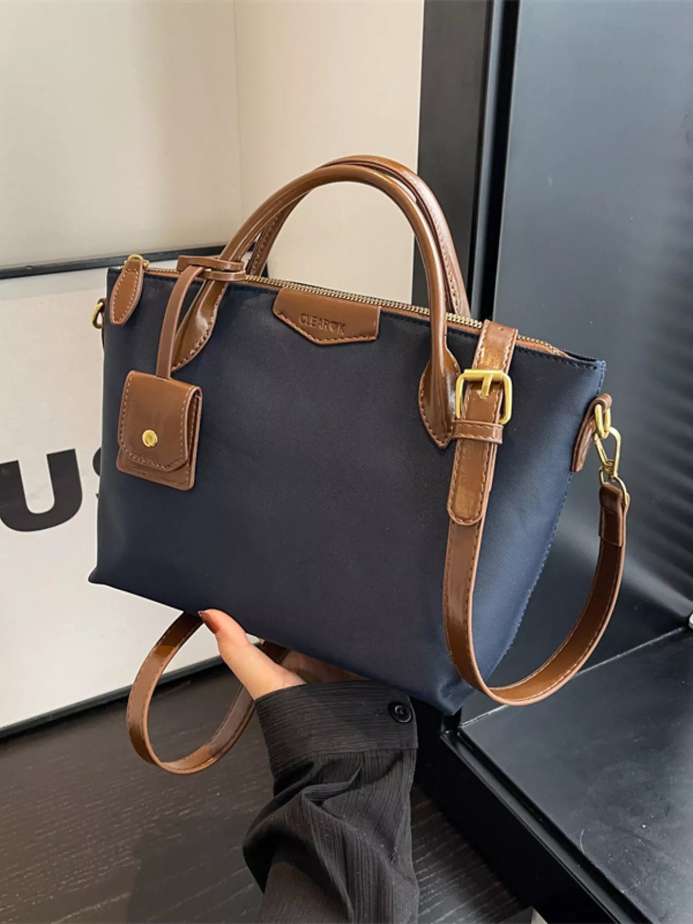 Bolso Cruzado con Asa Superior