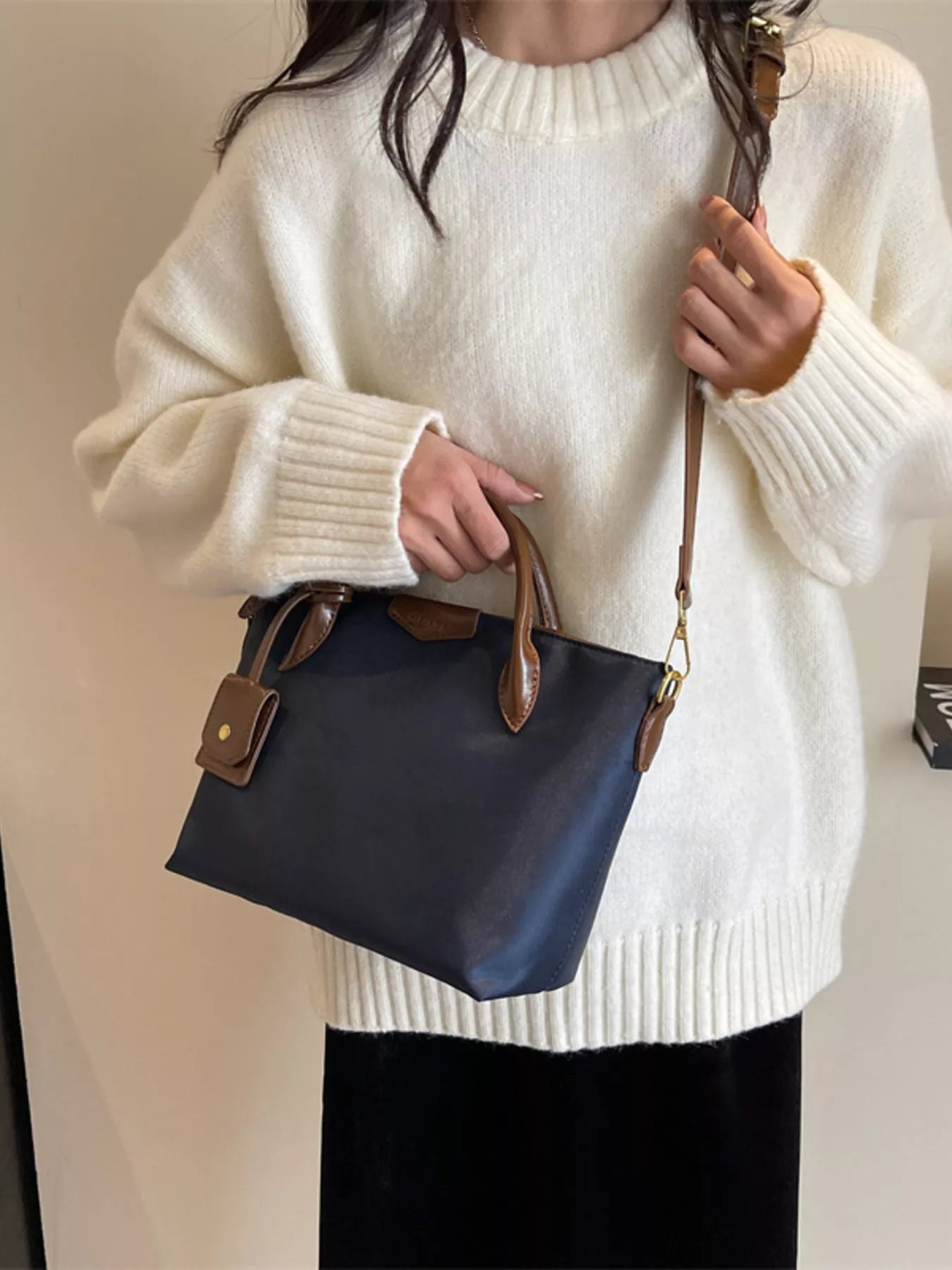 Bolso Cruzado con Asa Superior
